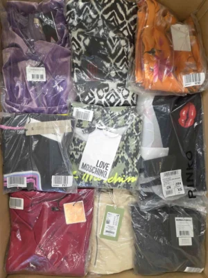 The photo shows a package with clothing in the category A.