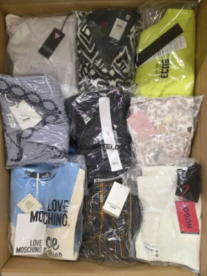The photo shows a package with clothing in the category A.
