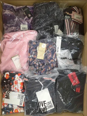 The photo shows a package with clothing in the category A.