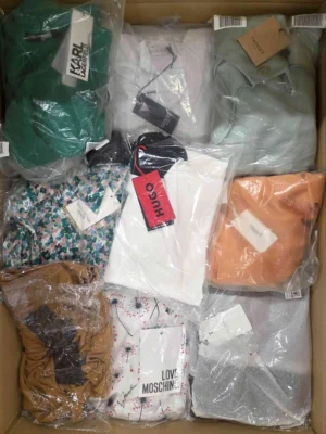 The photo shows a package with clothing in the category A.