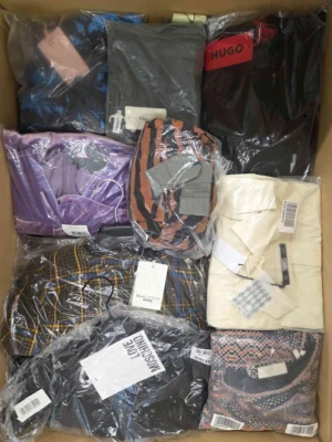 The photo shows a package with clothing in the category A.