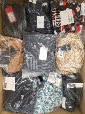 The photo shows a package with clothing in the category A.