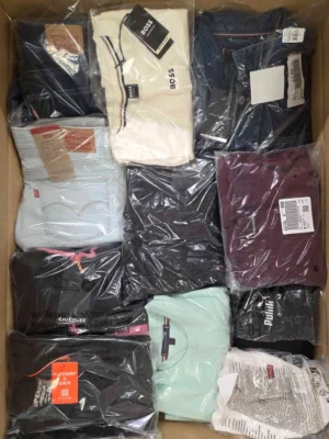 The photo shows a package with clothing in the category T.