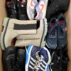 SH1580 1 The photo shows a package with footwear in the category SH.