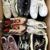 SH1585 1 The photo shows a package with footwear in the category SH.