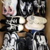 SH1589 1 The photo shows a package with footwear in the category SH.