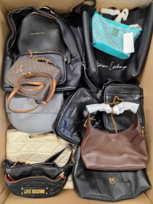 The picture shows a package with accessories in the category HC.