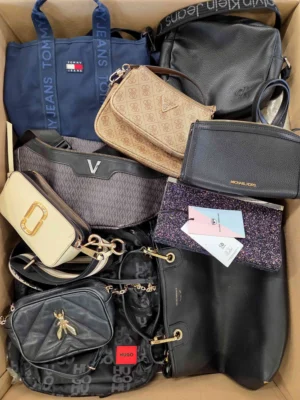 The picture shows a package with accessories in the category HC.