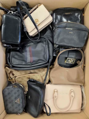The picture shows a package with accessories in the category HC.