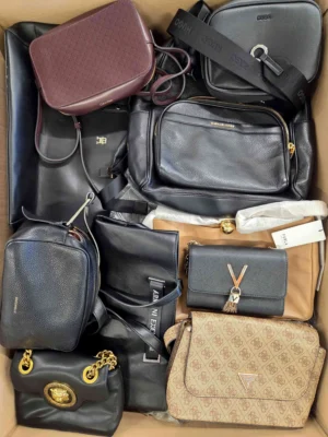 The picture shows a package with accessories in the category HC.