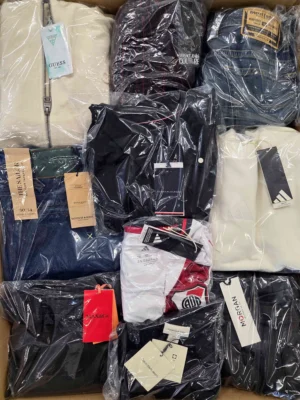 The photo shows a package with clothing in the category B.