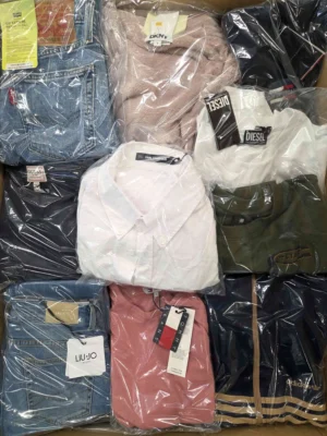 The photo shows a package with clothing in the category B.
