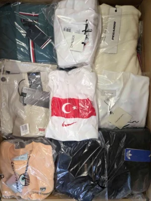 The photo shows a package with clothing in the category B.