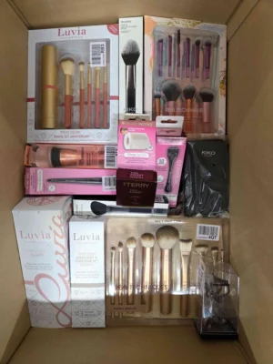 The picture shows a package with accessories in the category BC.