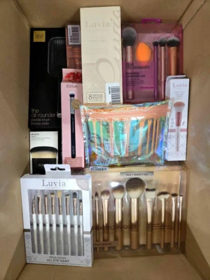 The picture shows a package with accessories in the category BC.