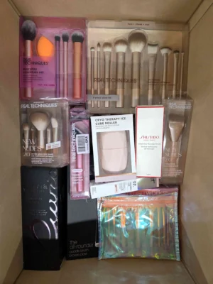 The picture shows a package with accessories in the category BC.