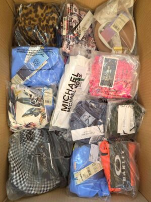 The photo shows a package with clothing in the category ABW.