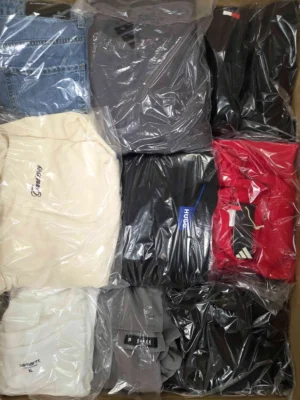 The photo shows a package with clothing in the category C.