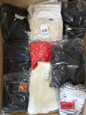 The photo shows a package with clothing in the category C.
