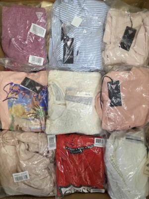 The photo shows a package with clothing in the category B.