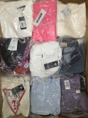 The photo shows a package with clothing in the category B.