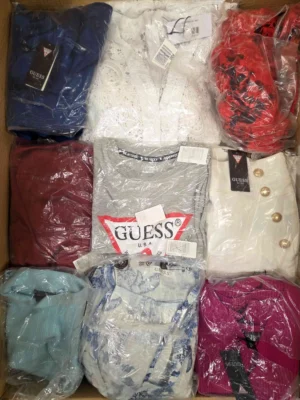 The photo shows a package with clothing in the category B.