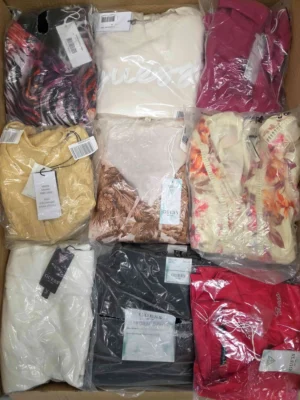 The photo shows a package with clothing in the category B.