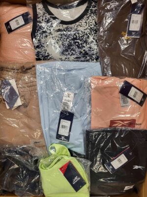 The photo shows a package with clothing in the category R.