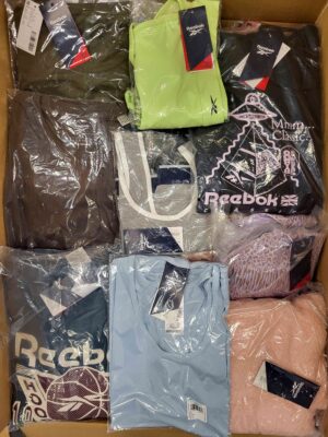 The photo shows a package with clothing in the category R.