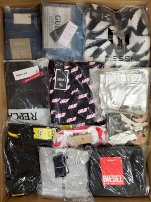 The photo shows a package with clothing in the category K.