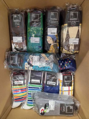 The picture shows a package with accessories in the category SA.