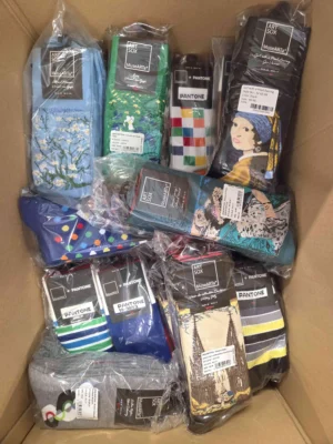 The picture shows a package with accessories in the category SA.