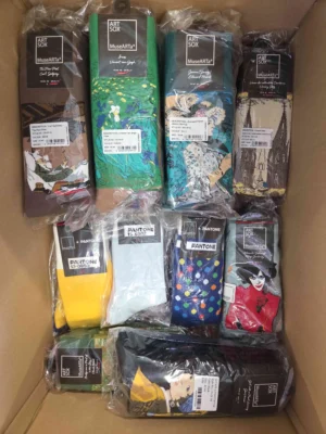The picture shows a package with accessories in the category SA.