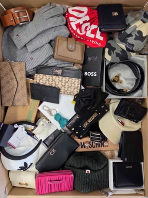 The picture shows a package with accessories in the category AC.