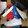 The photo shows a package with footwear in the category CS.