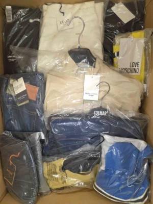 The photo shows a package with clothing in the category AP.