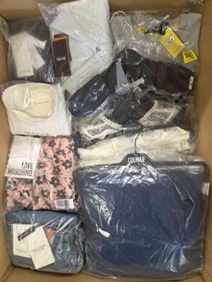 The photo shows a package with clothing in the category AP.
