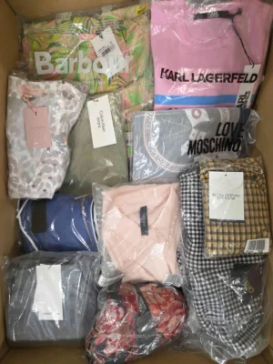 The photo shows a package with clothing in the category AP.