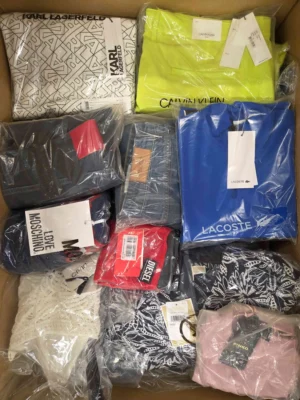 The photo shows a package with clothing in the category AP.