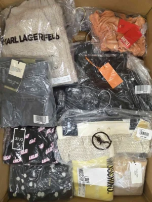 The photo shows a package with clothing in the category AP.
