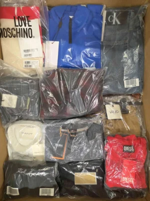 The photo shows a package with clothing in the category AP.