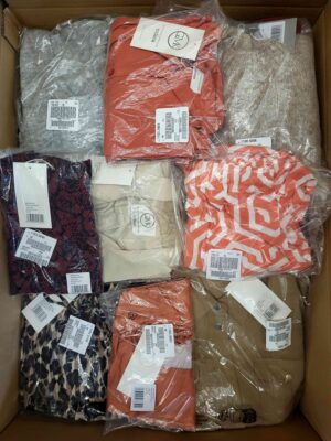 The photo shows a package with clothing in the category YA.