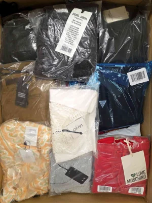 The photo shows a package with clothing in the category A.