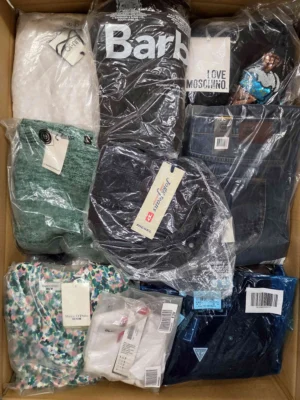 The photo shows a package with clothing in the category A.