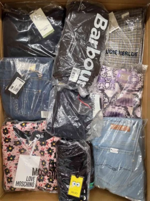The photo shows a package with clothing in the category A.