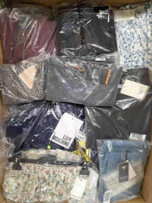 The photo shows a package with clothing in the category A.