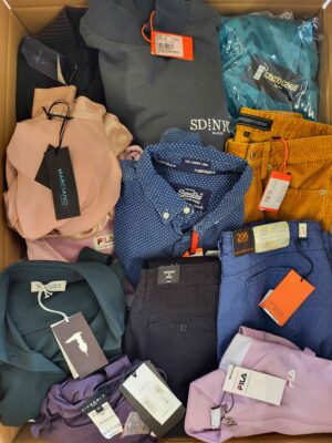 The photo shows a package with clothing in the category T.