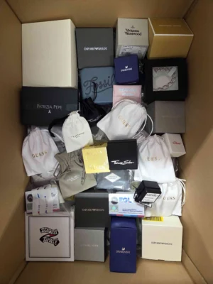 The photo shows a package with clothing in the category A.