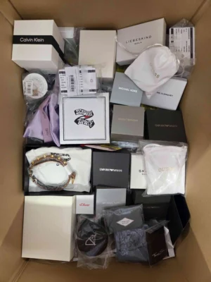 The photo shows a package with clothing in the category A.