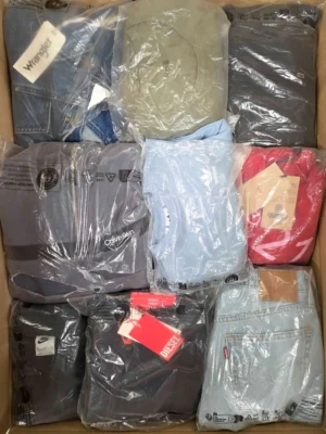 The photo shows a package with clothing in the category D.
